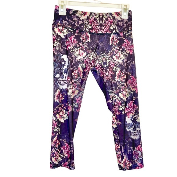 Womens Cropped leggings Floral Skeleton Print Sz Small Workout Activewear Yoga - Picture 1 of 12